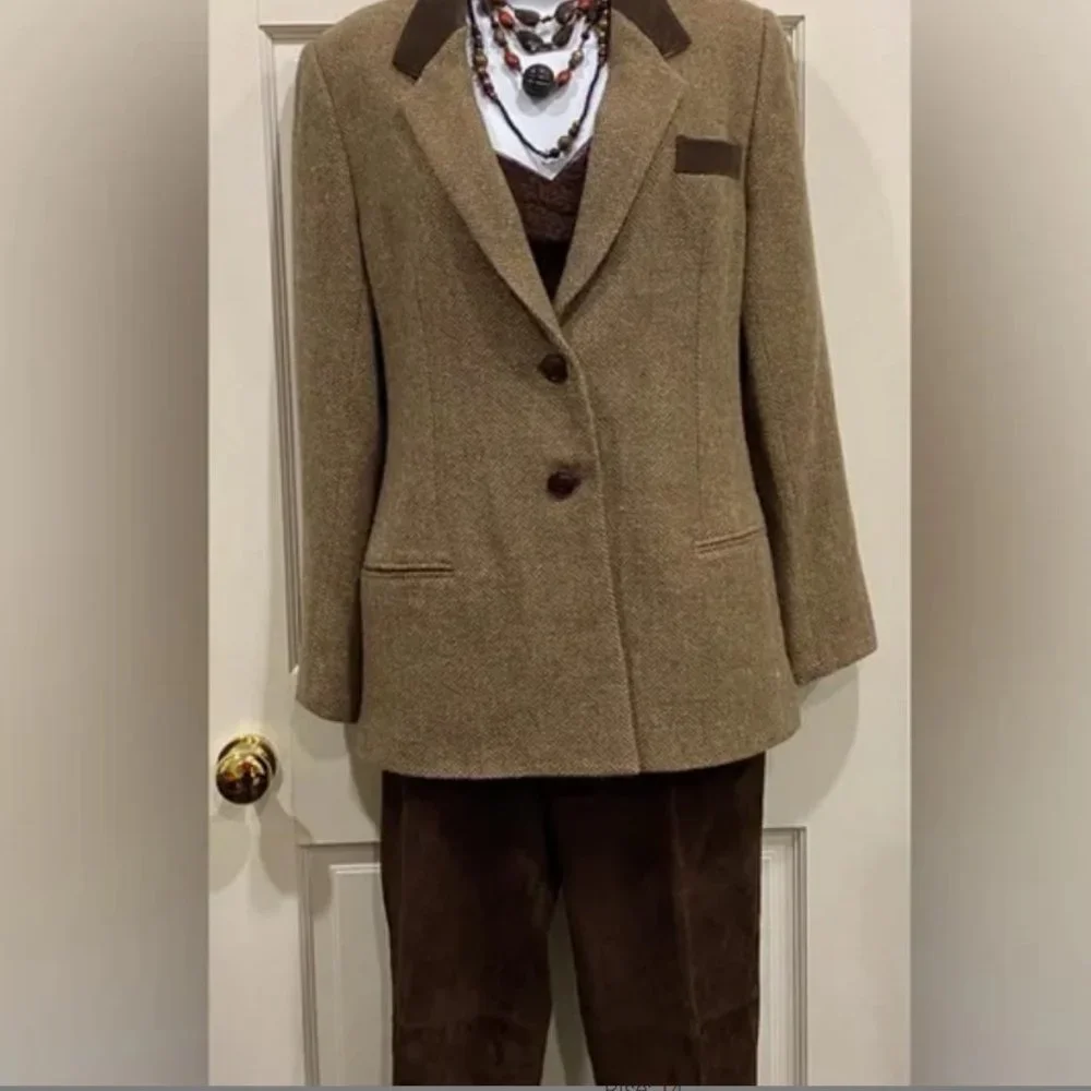 Vintage Jones NY Brown Jeans. Resembles “Suede” Cloth size 10 - Picture 14 of 14